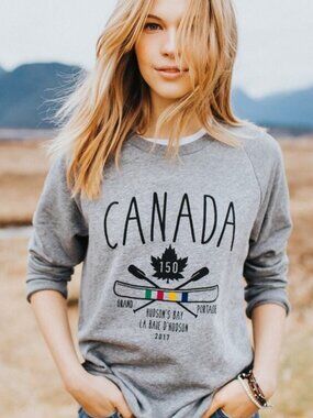 Hudson's Bay Canada 150 Sweatshirt MEDIUM